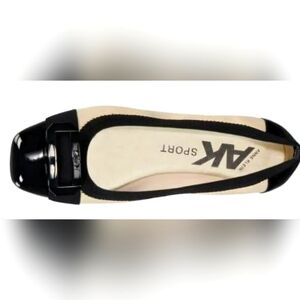 ANNE KLEIN AKUNA BALLET FLATS SIZE 8.5